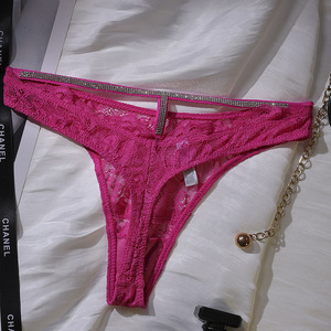 Tanga de encaje sexy para mujer, bragas ajustadas con diamantes de imitación, bragas de cintura baja que realzan la cadera, bragas sexys y atractivas. - Product Image 4