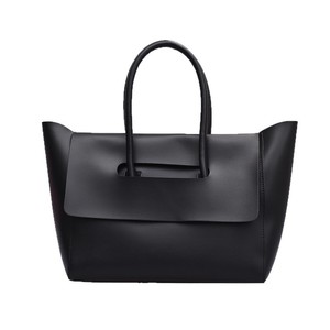 <span class=keywords><strong>Sac</strong></span> fourre-tout élégant noir uni surdimensionné avec poignée supérieure et rabat minimaliste pour <span class=keywords><strong>femme</strong></span>, idéal pour le bureau, le quotidien et le shopping (Collection 2026) - Product Image 5