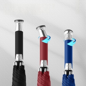 <span class=keywords><strong>Parapluie</strong></span> droit <span class=keywords><strong>anti</strong></span>-<span class=keywords><strong>goutte</strong></span> en pongé avec revêtement UV <span class=keywords><strong>anti</strong></span>-tempête et revêtement noir, lampe torche LED intégrée pour le golf en extérieur - Product Image 5