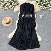 Robe décontractée élégante pour femmes WIWT, coupe trapèze plissée, manches longues, col montant et ceinture décorative, idéale pour les tenues quotidiennes et les soirées.