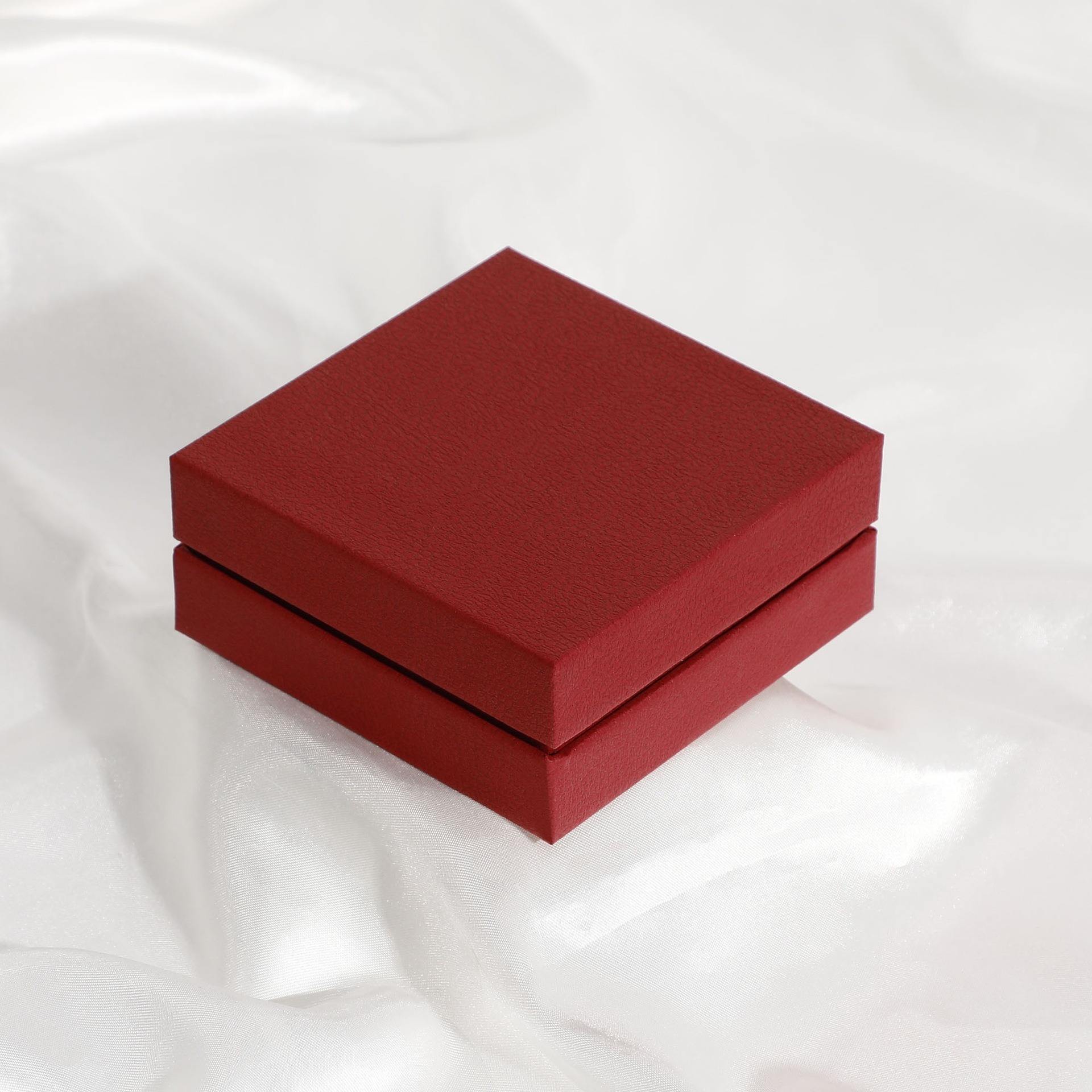 แดง9*9*4ซม