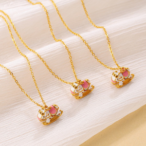 สร้อยคอจี้รูปม้าโยกน่ารัก แฟชั่นทันสมัย ทำจากสแตนเลสสตีลชุบทอง 18K - Product Image 4