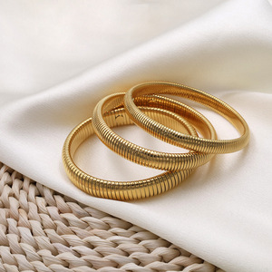 Women's Zinc Alloy Elastic Bracelets Gold Silver Striped Fashion Jewelry for Daily Wear - Product Image 2