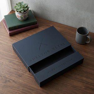 Boîte cadeau en carton noir mat de luxe avec logo personnalisé et tiroir - Product Image 1