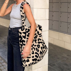 Logo personalizzato minimalista di grandi dimensioni <span class=keywords><strong>Ecru</strong></span> <span class=keywords><strong>Teddy</strong></span> Fabric Flurry Mom Women Tote Shoulder Bag - Product Image 3