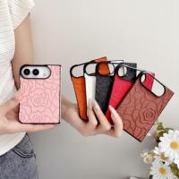 Étui de téléphone haut de gamme en cuir gaufré avec motif de fleur de camélia, adapté à l'iPhone 18 Ultra et à l'Apple 18 Fold