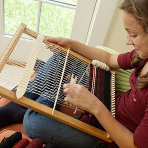 Grand métier à tisser en <span class=keywords><strong>bois</strong></span> DIY pour enfants, machine à tisser pour le développement intellectuel (couleur aléatoire <span class=keywords><strong>de</strong></span> la <span class=keywords><strong>laine</strong></span>) - Product Image 5