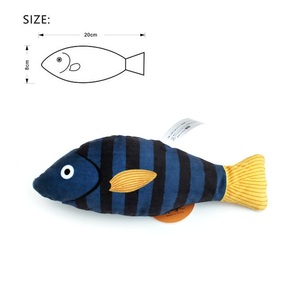 Juguetes de hierba gatera de estilo de dibujos animados para mascotas, forma de pez de peluche, sonido arrugado chirriante, juguetes interactivos duraderos para gatos, juguetes para gatitos de interior - Product Image 6