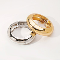 Bracelet jonc en métal lisse minimaliste punk ODM pour femmes, bracelet de poignet exagéré