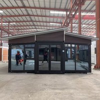 Maison modulaire extensible HUAYING de 20 pieds avec panneaux sandwich, 3 chambres, design moderne pour usage hôtelier