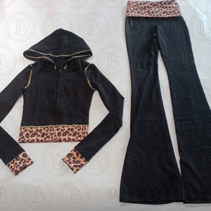 Set Due Pezzi Personalizzato con Logo Ricamato per <span class=keywords><strong>Donna</strong></span>, Abbigliamento in Spugna, Giacca con Zip e Pantaloncini, <span class=keywords><strong>Tuta</strong></span> <span class=keywords><strong>Sportiva</strong></span> in Due Pezzi per <span class=keywords><strong>Donna</strong></span> - Product Image 4