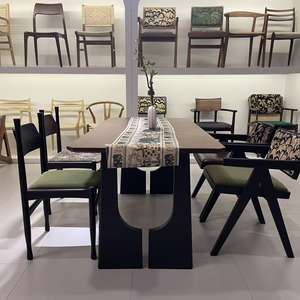 โต๊ะอาหารสไตล์วินเทจฝรั่งเศส ทำจากไม้แอช ดีไซน์เรียบง่ายทันสมัย พร้อมความหรูหราแบบมินิมอล เหมาะสำหรับหลายคน ใช้ได้ทั้งในบ้านและร้านอาหาร - Product Image 6