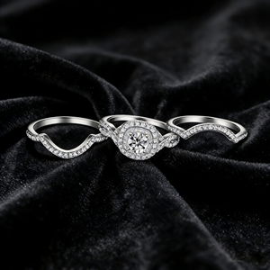 Anillo de Plata de Lujo con Circonita Cúbica de Corte Redondo de 5 mm, Color Oro Blanco, Grabado de Logotipo Personalizado - Product Image 6