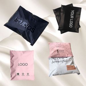 Enveloppe d'expédition en polyéthylène écologique biodégradable avec logo personnalisé imprimé en noir mat et or pour vêtements, t-shirts, sacs - Product Image 6