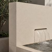 La dalle de pierre calcaire beige chaud à grain fin, pierre calcaire naturelle pour façade de villa et aménagement paysager commercial
