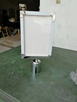 Barrière de poteau d'étanchion de file d'attente de ceinture rétractable d'aéroport d'acier inoxydable avec le support de cadre de signe