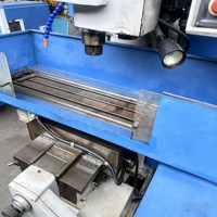 Machine de fraisage CNC d'occasion Nantong XK5025, haute qualité, 3 axes, commande KND, type vertical à genouillère, usage moyen, garantie 1 an - Vente chaude