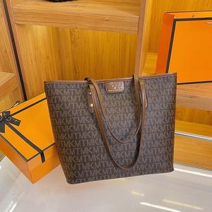 क्रॉस-बॉर्डर बड़ी क्षमता वाली महिला कैजुअल टोट बैग बहुमुखी pyu नायलॉन कंधे बैग व्यक्तिगत मुद्रित कम्यूटर पोर्टेबल हाथ - Product Image 2