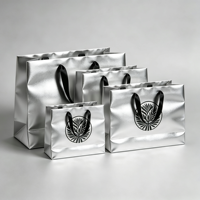 Sacs en papier kraft de luxe recyclables pour l'emballage, avec logo personnalisé imprimé, pour vêtements, cadeaux, shopping, grand sac en papier avec poignée et logo