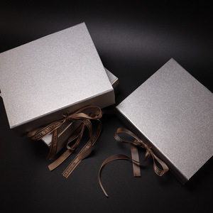 Low Quantity Custom Folding Magnet <b>Gift</b> Packaging <b>Box</b> Rigid Paperboard Pearl Paper for Bag Valentine's Day Flower Package - Product Image 1