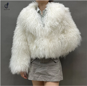 Veste en fourrure de Mongolie courte pour femmes, hiver chaud, véritable fourrure de mouton tibétain bouclée et moelleuse, en vente - Product Image 5