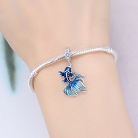 Breloque Pendentif Poisson Koi Bleu Dégradé en Alliage Plaqué Argent avec Perle et Pavé de Zircon Cubique Transparent Bleu Clair, pour Bracelet Serpent Européen en Émail