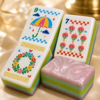 Jeu de Mahjong Complet en Acrylique Rose Chaud, Motif Chien Noir de Carnaval, Cadeau de Voyage
