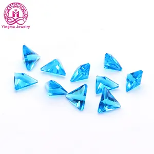 Yingma perhiasan murah batu permata longgar harga grosir 100 buah per tas bentuk segitiga aqua biru berwarna kaca permata