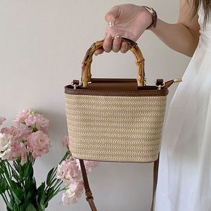 Sac bandoulière en paille tressée couleur abricot avec fermeture éclair, sac à main pour femme pour usage quotidien - Product Image 1