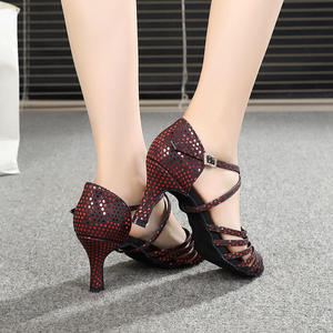 รองเท้าเต้นรำสไต<span class=keywords><strong>ล</strong></span>์ละตินสำหรับผู้หญิงรองเท้าผ้าใบสำหรับผู้ใหญ่ทำจากผ้าซาตินหนังก<span class=keywords><strong>ล</strong></span>ับด้านนอกเป็นบอลรูม - Product Image 4