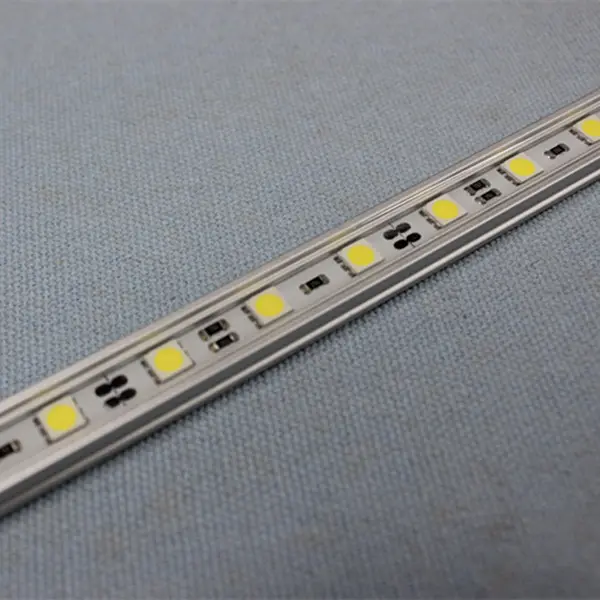 SMD5050 60 Leds/m DC12V IP65สีขาวอลูมิเนียมนำแถบแสงที่มีการเชื่อมต่อกันน้ำ