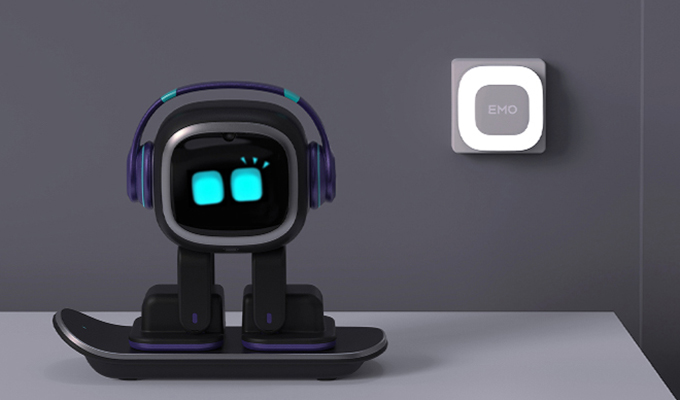 Pre-sale White EMO Go Home Robot - Intelligent Pet Companion