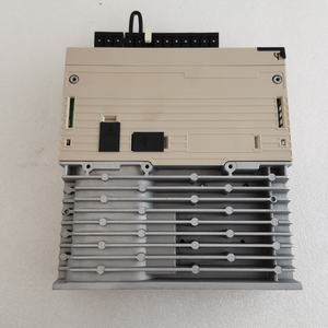 Controlador SGD7S-330A00A, Amplificador de Accionamiento SGD7S-330, Sistema de Accionamiento de un Solo Eje para Automatización Industrial - Product Image 2