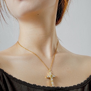 <span class=keywords><strong>Collana</strong></span> di <span class=keywords><strong>proiezione</strong></span> a croce personalizzata <span class=keywords><strong>con</strong></span> foto nascosta oro placcato gioielli religiosi regalo per uomini e donne ciondolo commemorativo - Product Image 3