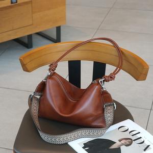 Custom Logos Design OEM 2026 New High Quality Luxury Fashion Vintage Casual Soft Women Genuine Leather <b>Handbags</b> for Lady - Product Image 3