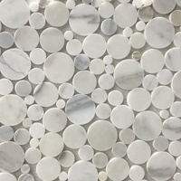 Mosaïque de pierres de marbre blanc irrégulières 12x12 pouces pour la décoration des murs et sols de salle de bain et de douche