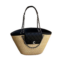Sac fourre-tout de plage en paille tressée tendance 2026 pour femme, avec garniture en cuir véritable, ajouré, grande capacité, sac à bandoulière d'été avec chaîne