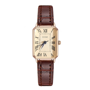 Reloj de Cuarzo para Mujer con Esfera Rectangular Vintage, Correa de Cuero Sintético con Números Romanos Retro, Elegante y Casual para Uso Diario - Product Image 1