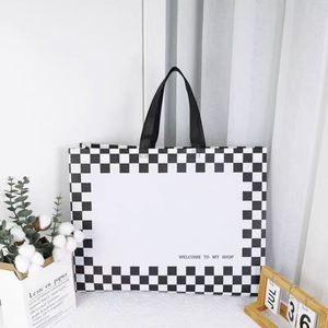Sacs de shopping pour vêtements sur mesure de haute qualité, imperméables, élégants et durables - Product Image 4