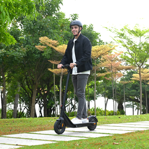 Trottinette portable légère avec une autonomie de 22 milles, une vitesse de 19 mph, un système de freinage double sécurisé, conception portable pour adultes pour un transport facile - Product Image 5