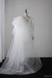 Nouveau design de robes de mariée courtes beiges, col rond, manches longues, robes de mariée plissées à la main <span class=keywords><strong>avec</strong></span> <span class=keywords><strong>voile</strong></span> détachable - Product Image 2