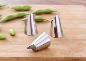 Vente en gros LMK064 Accessoires de cuisine polyvalents Protège-doigts anti-coupures Outils de décorticage des noix en acier inoxydable - Product Image 6