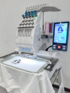 Máquina de Bordar Computarizada de Cabezal Único QS-0801 de 8 Agujas para Camisetas, Logotipos, Etiquetas y Gorras, Solo Cabezal <span class=keywords><strong>Mini</strong></span> - Product Image 2