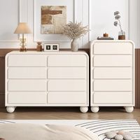 Commode en bois style crème minimaliste, avec 8 tiroirs à panneaux plats, buffet de rangement, pieds à boule entièrement incurvés, autoportante