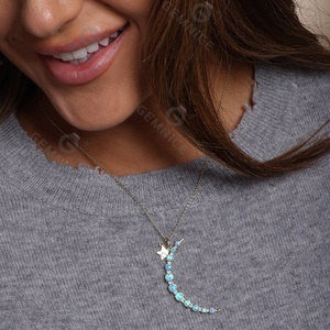 <span class=keywords><strong>Collana</strong></span> Gemnel da Donna per Uso Quotidiano con Charm in Argento <span class=keywords><strong>e</strong></span> Opale Blu a Forma di <span class=keywords><strong>Luna</strong></span> <span class=keywords><strong>e</strong></span> Stella - Product Image 3