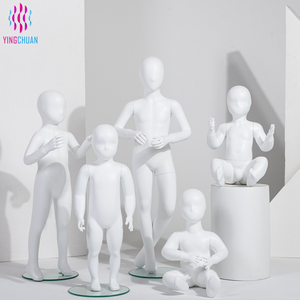 Nouveautés : Mannequin Homme Élégant et Réaliste, Modèle de Présentation Durable et Tendance pour Magasin - Product Image 1