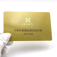 Carte de visite personnalisée de luxe en PVC RFID NFC avec impression offset en feuille d'or et carte magnétique à code QR