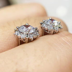 Orecchini in Oro Bianco con Diamanti Taglio Brillante Rotondo Colore D Diamanti Naturali Stile Classico Gioielli da Sposa per Donna - Product Image 6