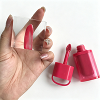 Gloss à lèvres en marque privée, sans cruauté, végétalien, hydratant, haute brillance, haute pigmentation, fini miroir