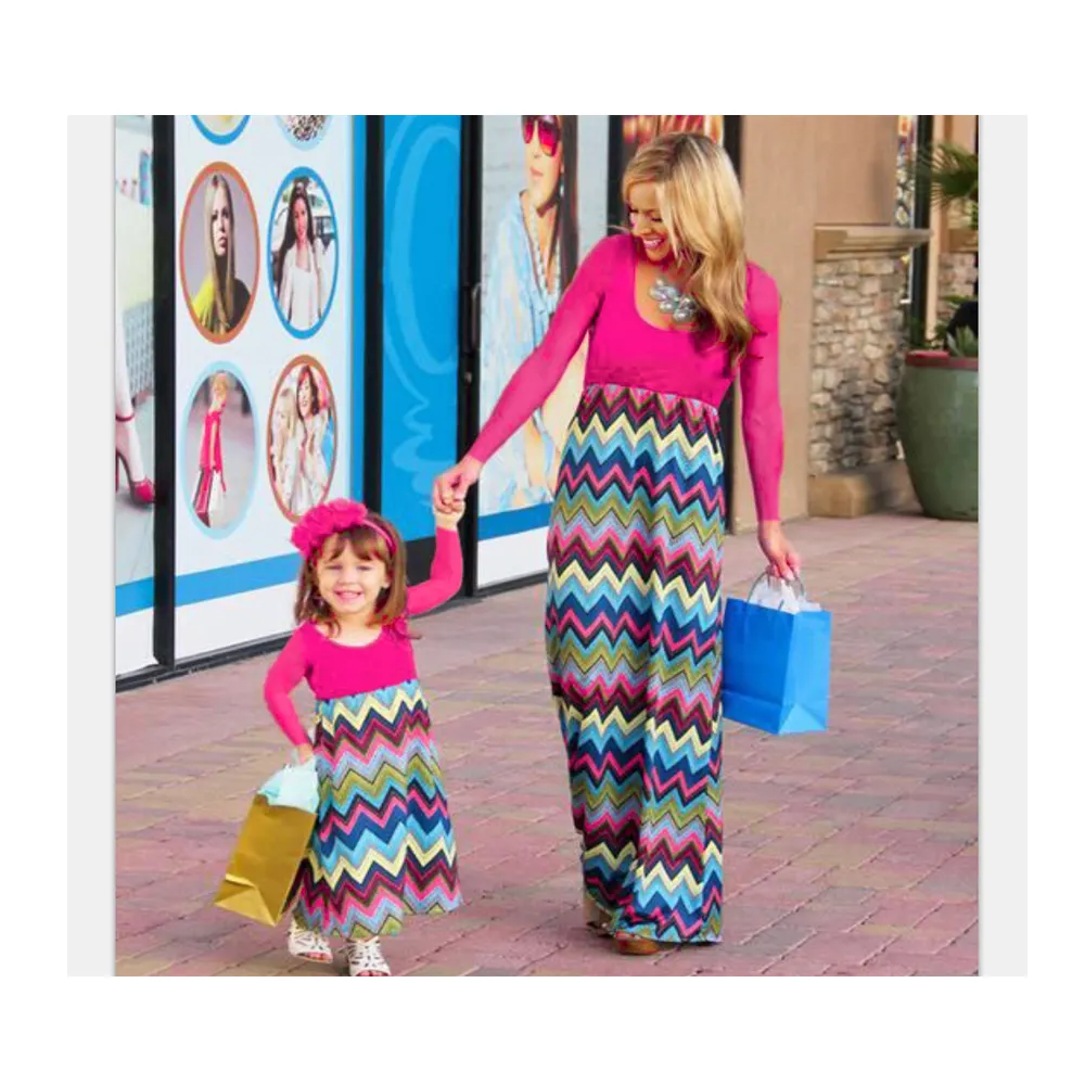 長袖幾何学的なプリントファミリードレス母と子供牧歌的な印刷親子供ドレス